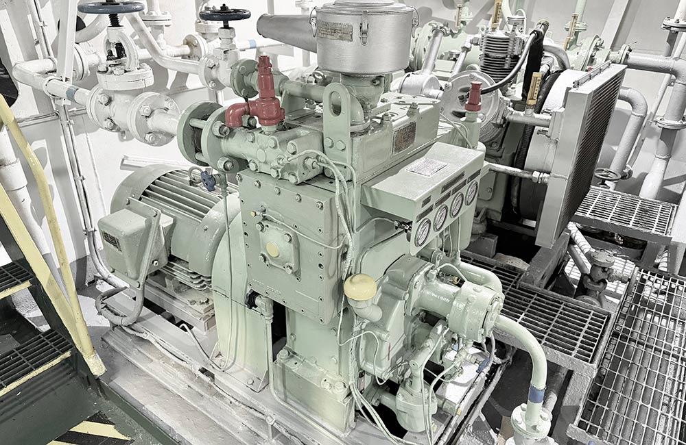 MEASUREMENT OF RADIAL AND LINEAR VIBRATIONS / VIBRATION DIAGNOSTICS